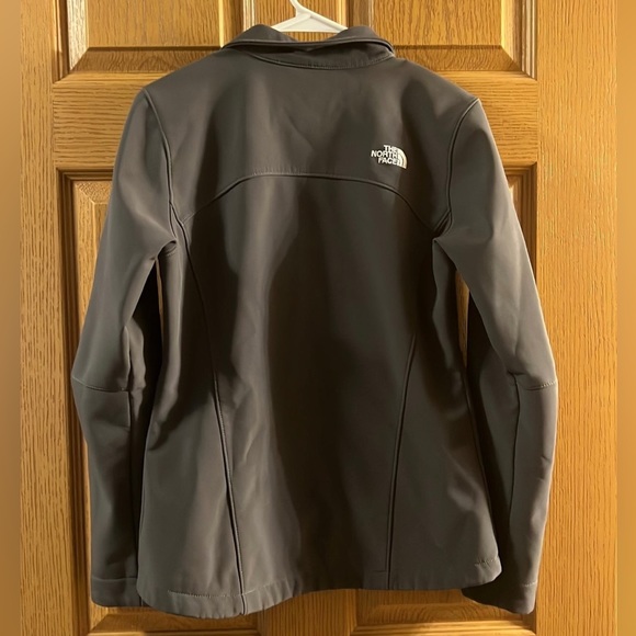 The North Face Women’s Apex Windwall Size Small Gray Jacket - Picture 2 of 3